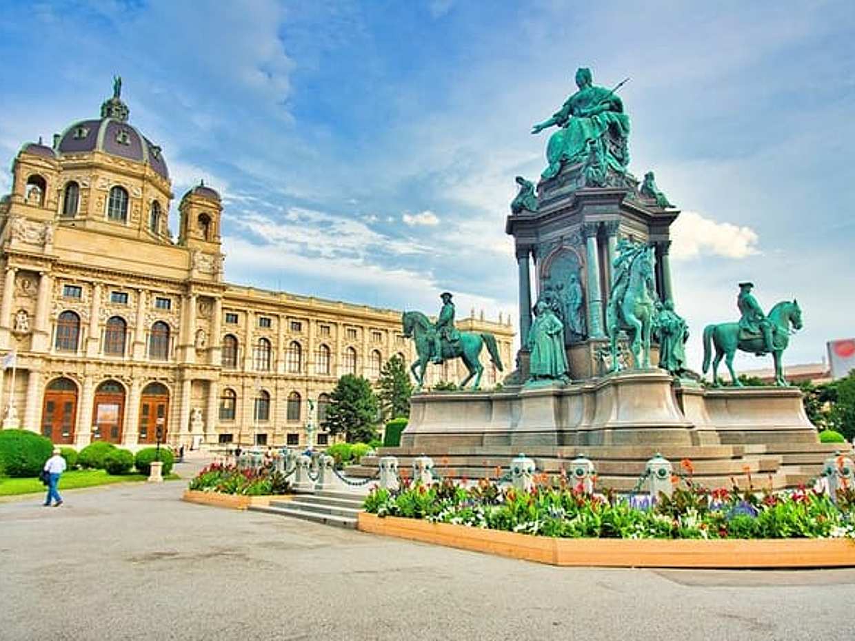 Private Transfer from Munich to Vienna with 2 hours for sightseeing, photo 3