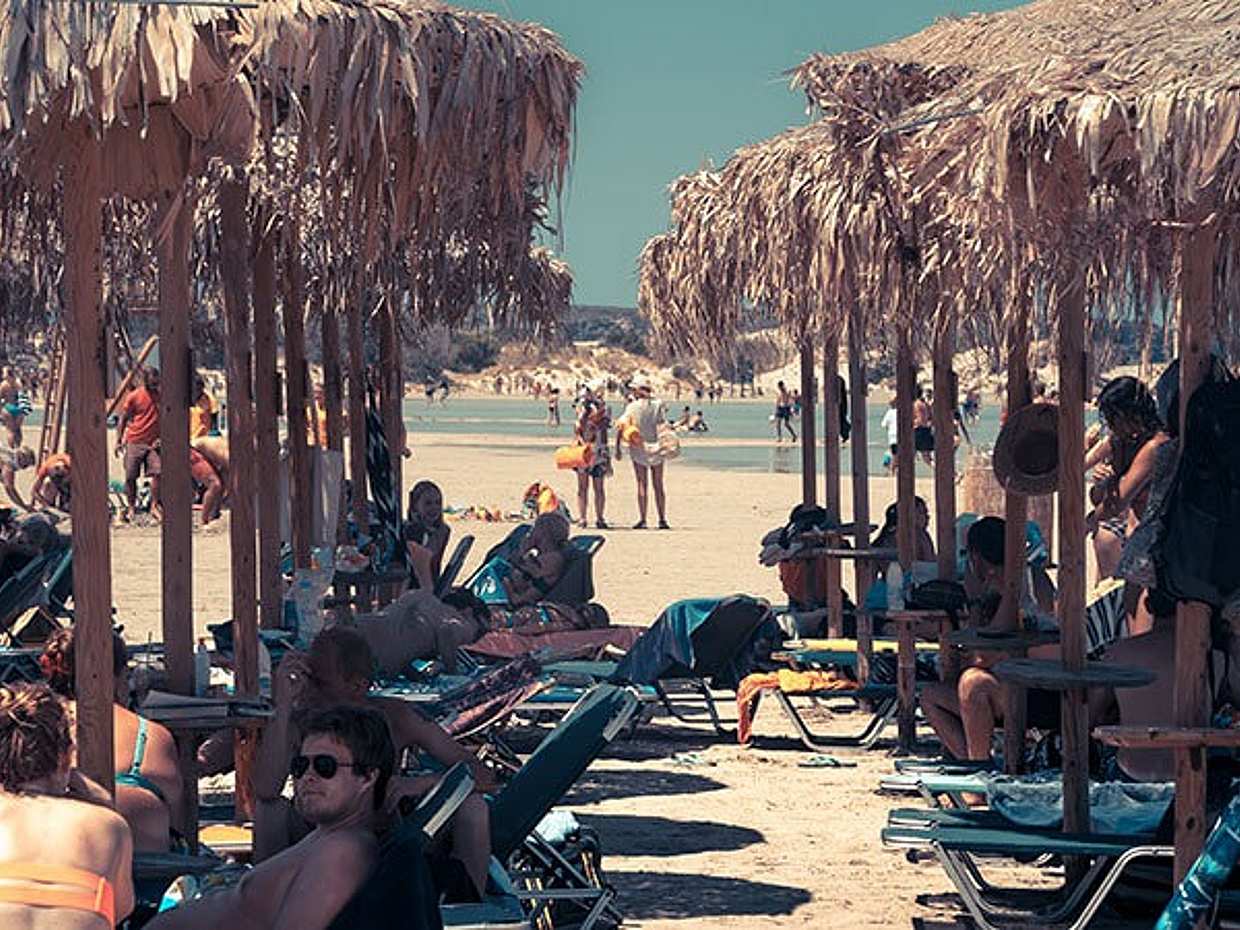 Blaue Lagune Elafonisi mit rosa Sand von Heraklion, Griechenland