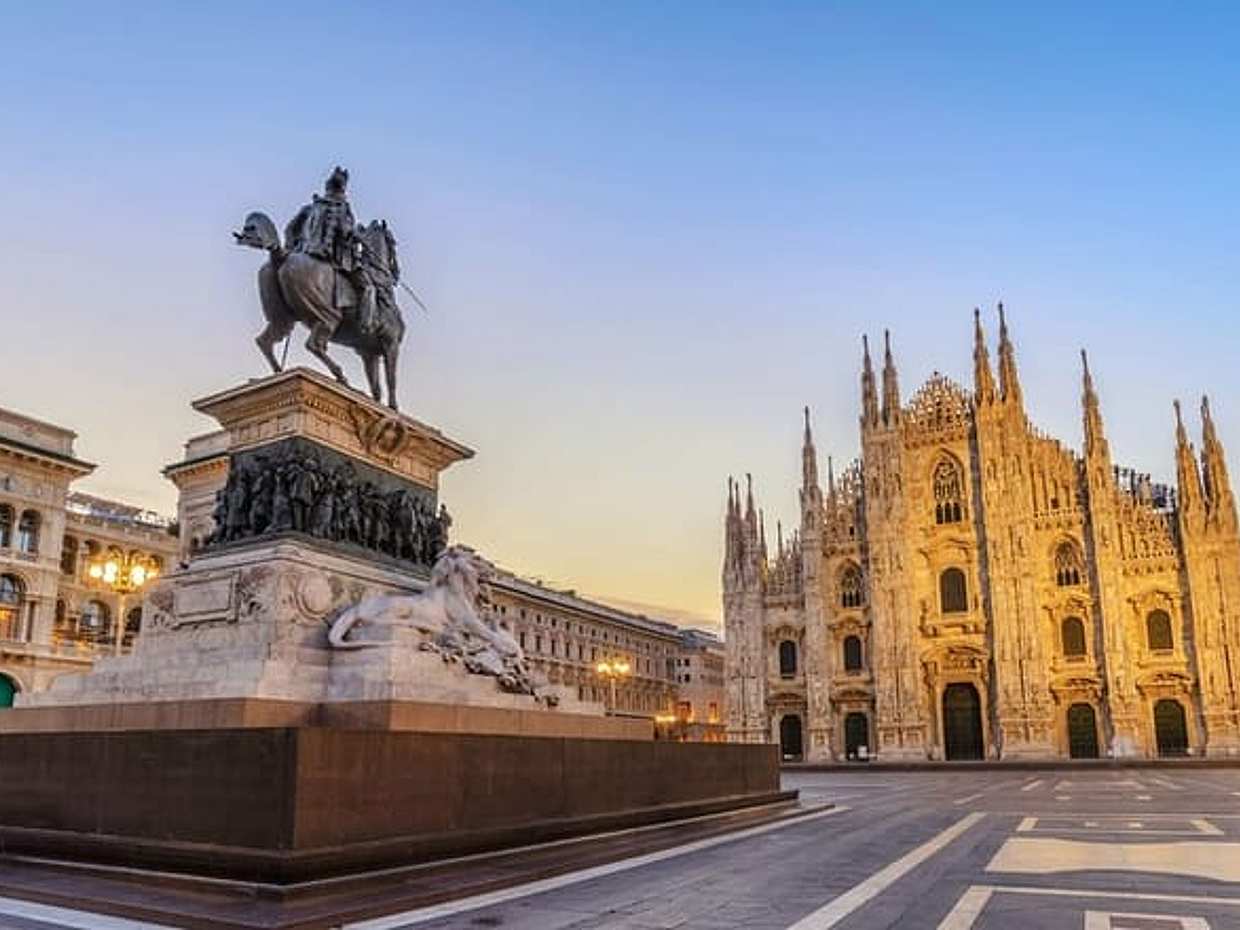 Milan Scavenger Hunt & Highlights Self-Guided Walking Tour in Italy