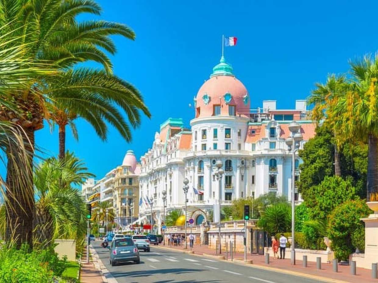 Nice Ghost Walk: Self-Guided Mystery Game on the Riviera in France