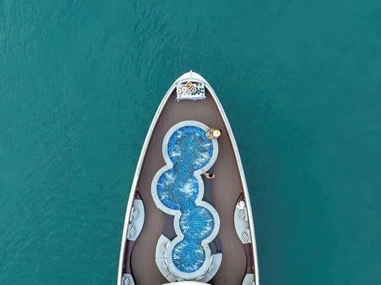Ha Long Bay Symphony 5 Star Cruise with Buffet Lunch and Jacuzzi, photo 3