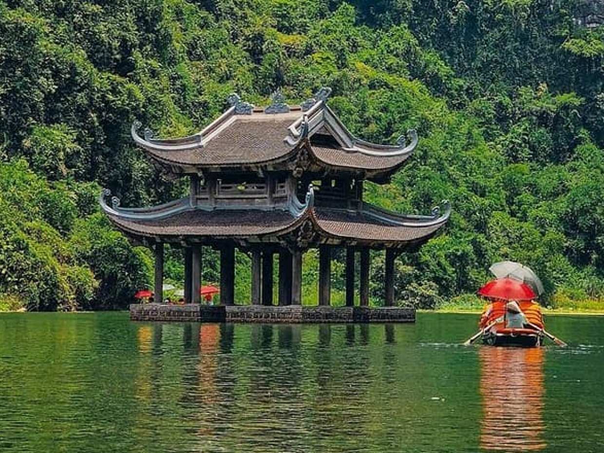 Luxury Private Tour From Hanoi: Trang An, Bich Dong & Mua Caves, photo 5