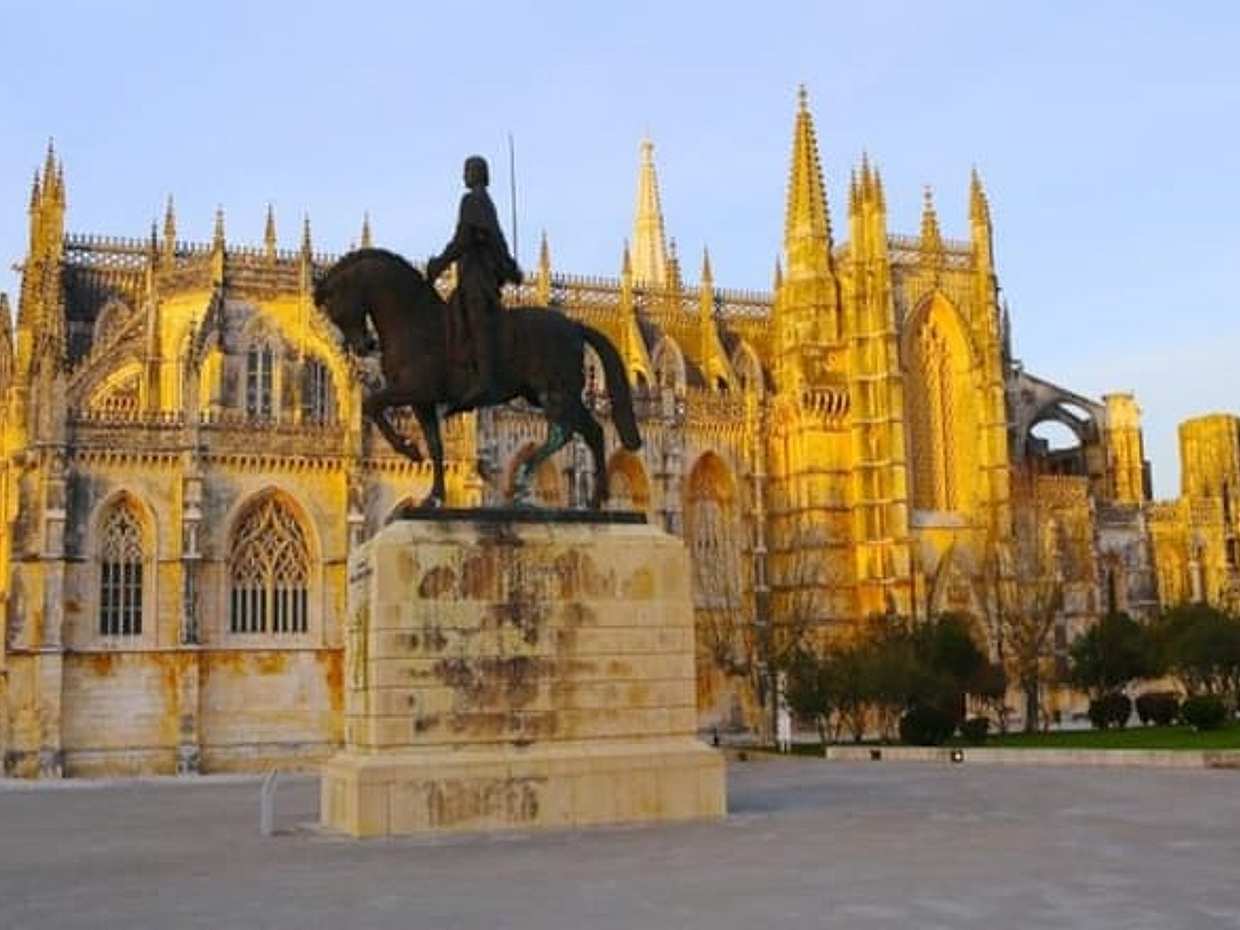 Prívate tour to Fátima, Batalha, Nazaré and Óbidos in Portugal, Lisbon, photo 5