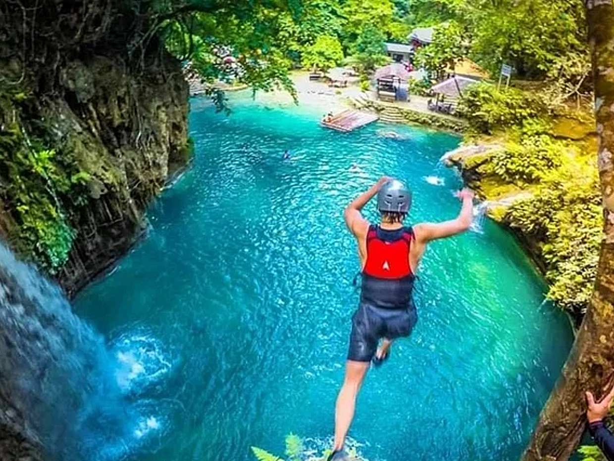 Divoká a úžasná prohlídka Cebu: Šnorchlování se žraloky velrybími, canyoneering v Kawasanu a zipline na Filipínách, Cebu City.
, photo 3