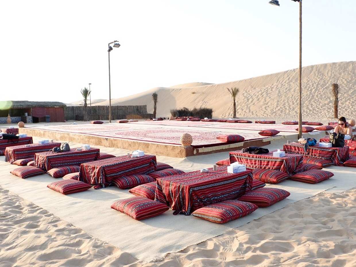 Abu Dhabi: 6 horas de Safari no Deserto com BBQ, Passeio de Camelo e Sandboarding, photo 4