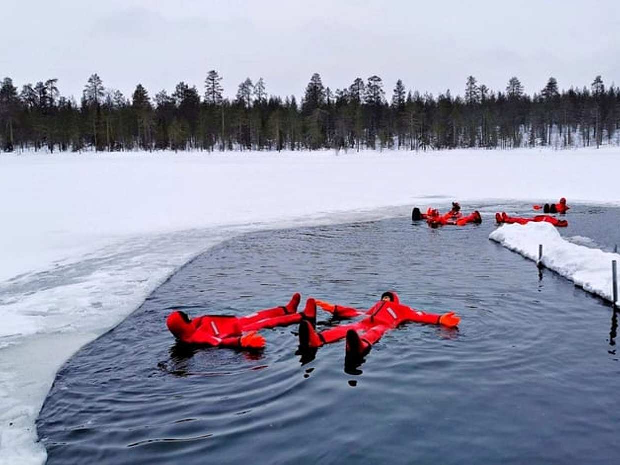 Arctic Ice Floating, Levi — daytime winter experience, photo 4