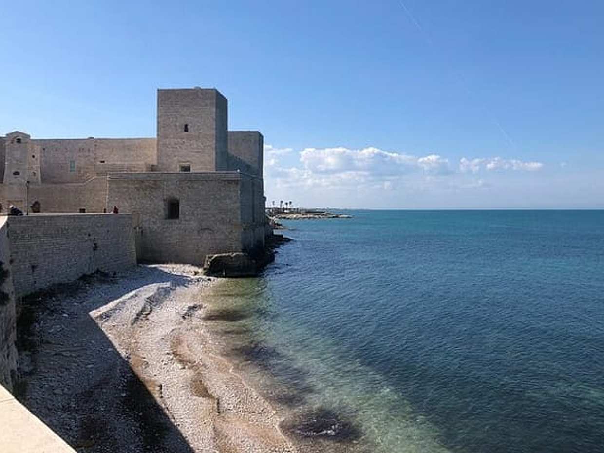 Private Bari and North Puglia Top Towns VIP Tour with Lunch