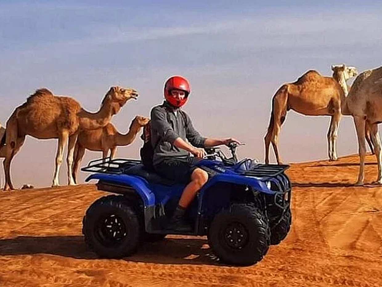 Quad-Safari mit Sandboarding in den Vereinigten Arabischen Emiraten, Dubai
