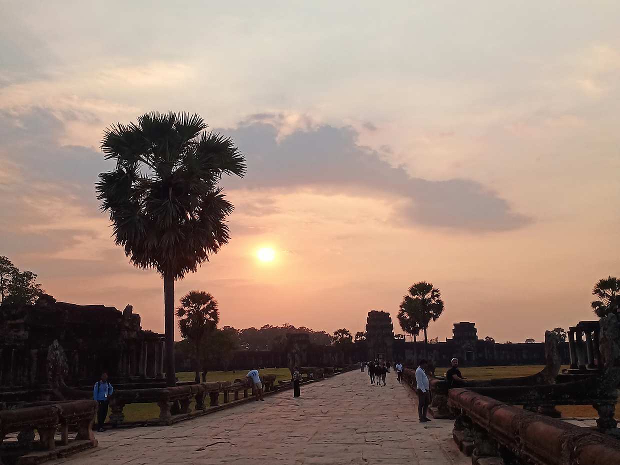 Private One Day Tour with Sunrise at Angkor Wat in Cambodia, Krong Siem Reap, photo 3