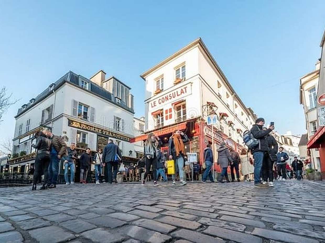 Private Walking Tour of "Montmartre" area in Paris in France, photo 3