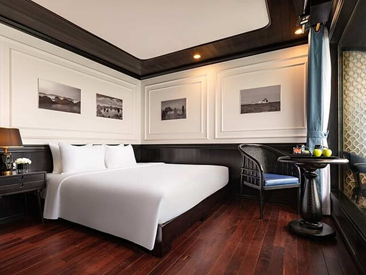 Halong Overnight Cruises 2 Days 1 Night Tour from Hanoi, photo 4