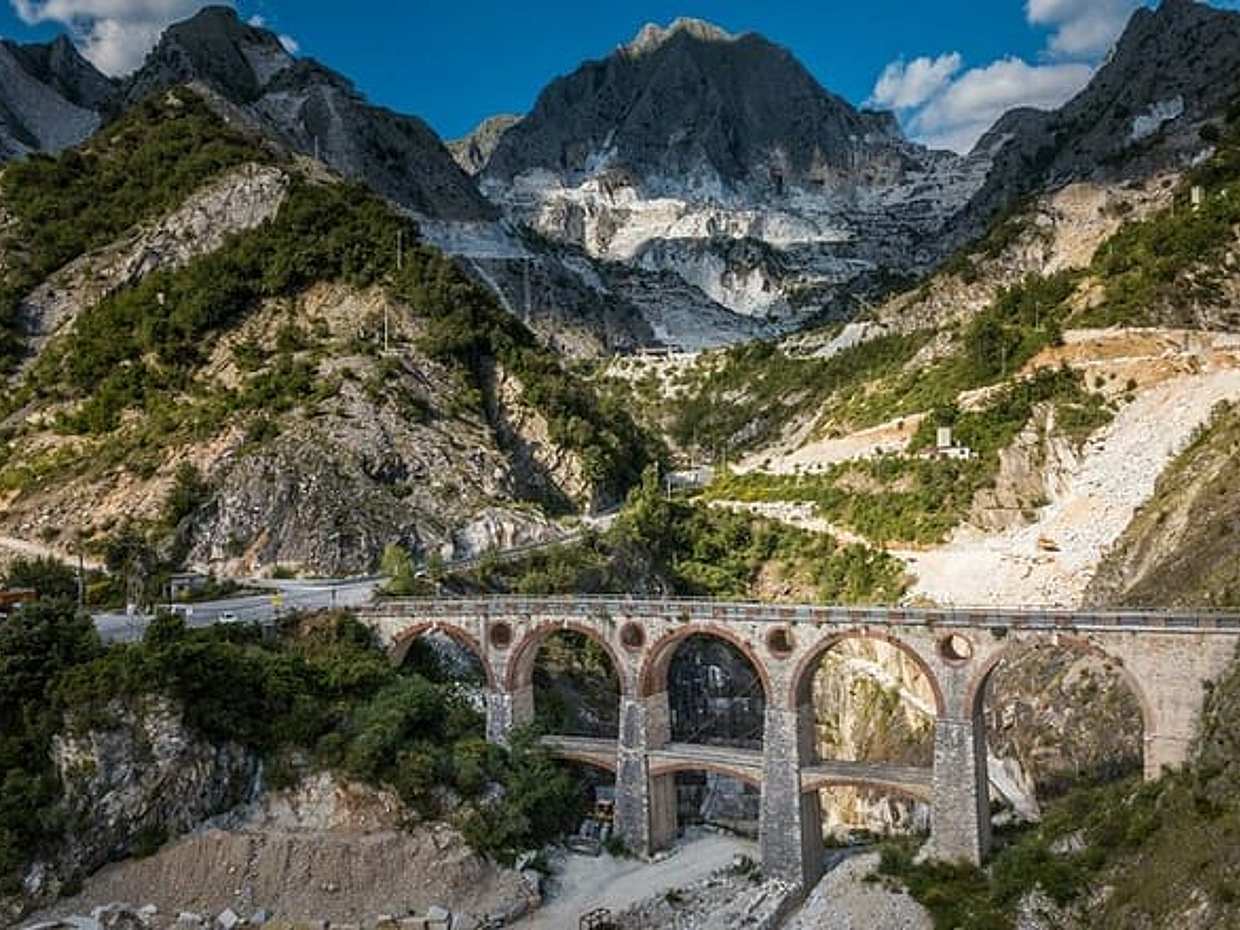 Where Gods’ Marble Takes Shape: Private Carrara Quarries Experience with Wine Tasting in Luni, photo 2