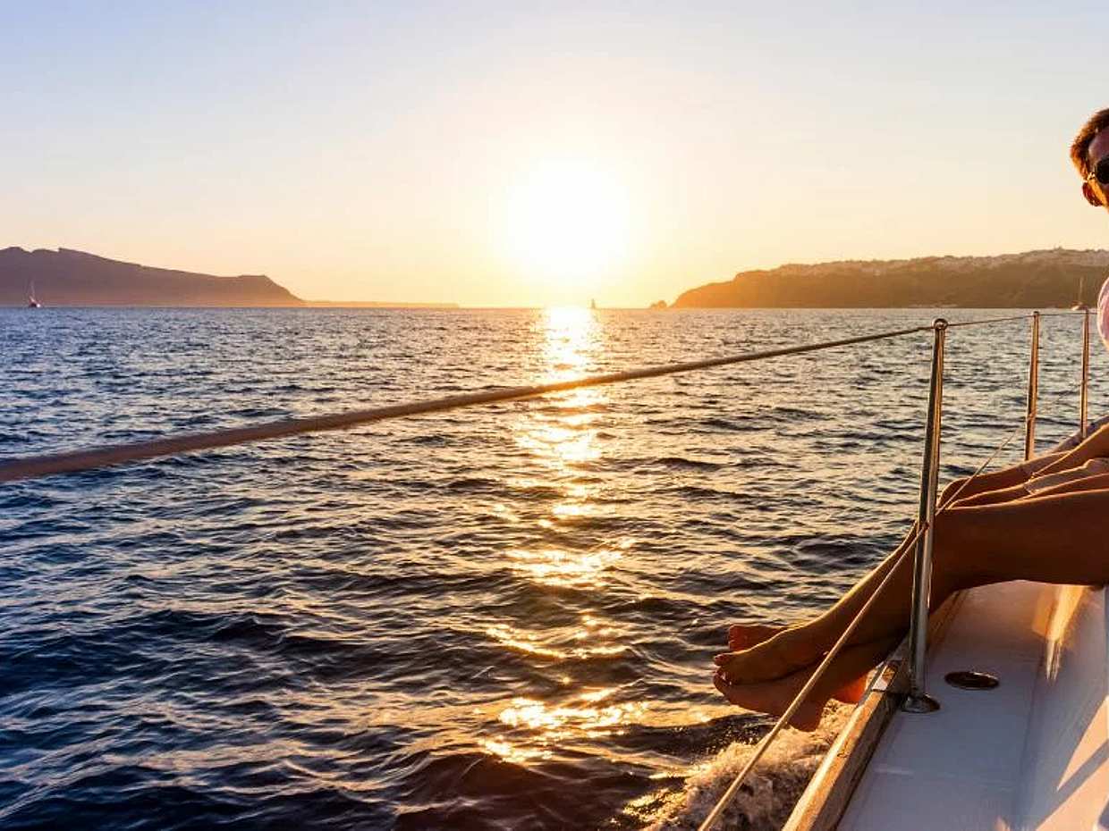 Rethymno: Luxury Sunset Cruise with Dinner and Drinks in Greece, photo 5