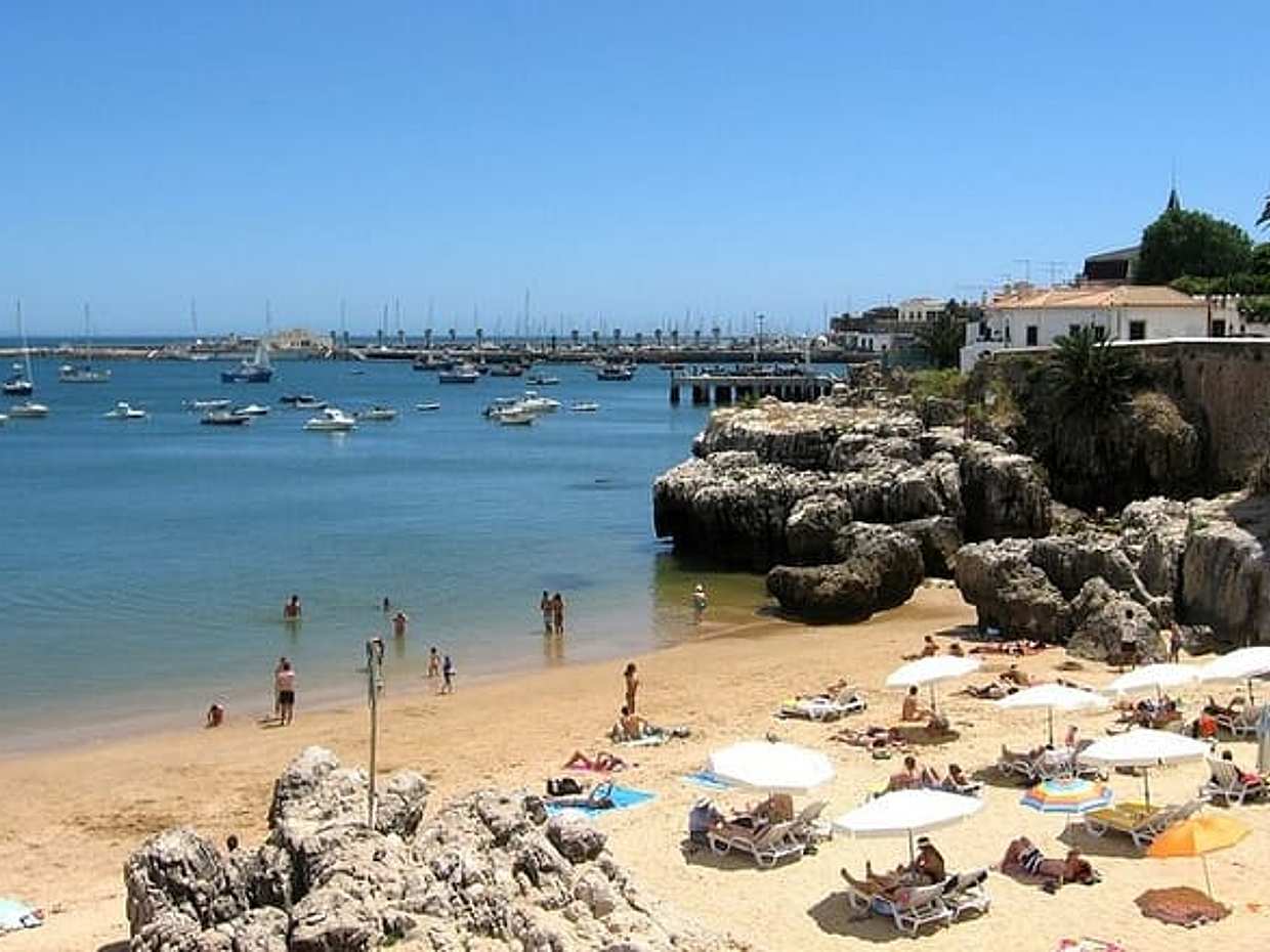 Private day trip from Lisboa to Cascais & Sintra, local driver in Portugal, Lisbon