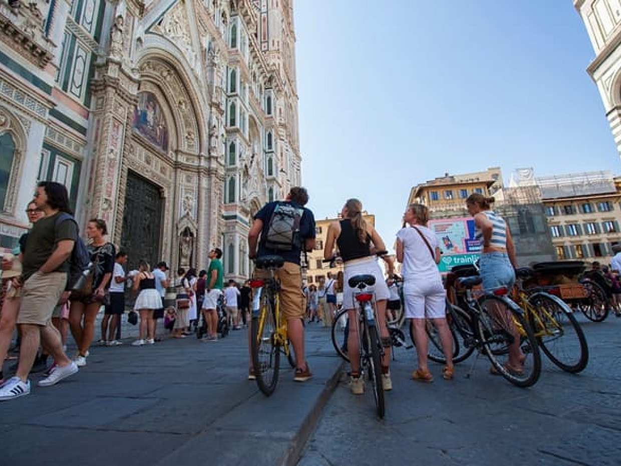 Small Group Guided Tour of Florence and Piazzale Michelangelo by E-bike with Surprise Tasting, photo 3
