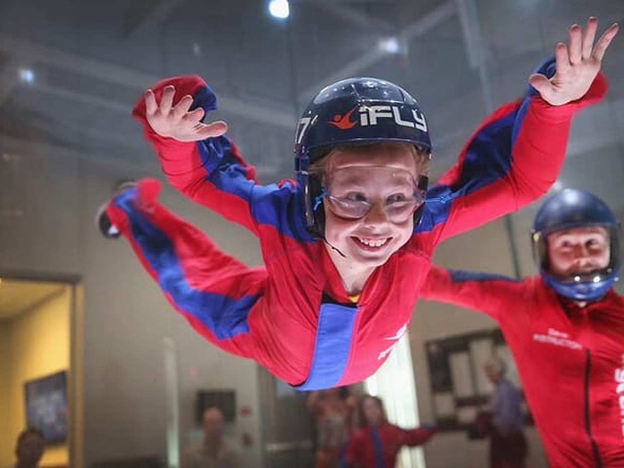 Dubai IFly Indoor Skydiving Erlebnis in den Vereinigten Arabischen Emiraten
