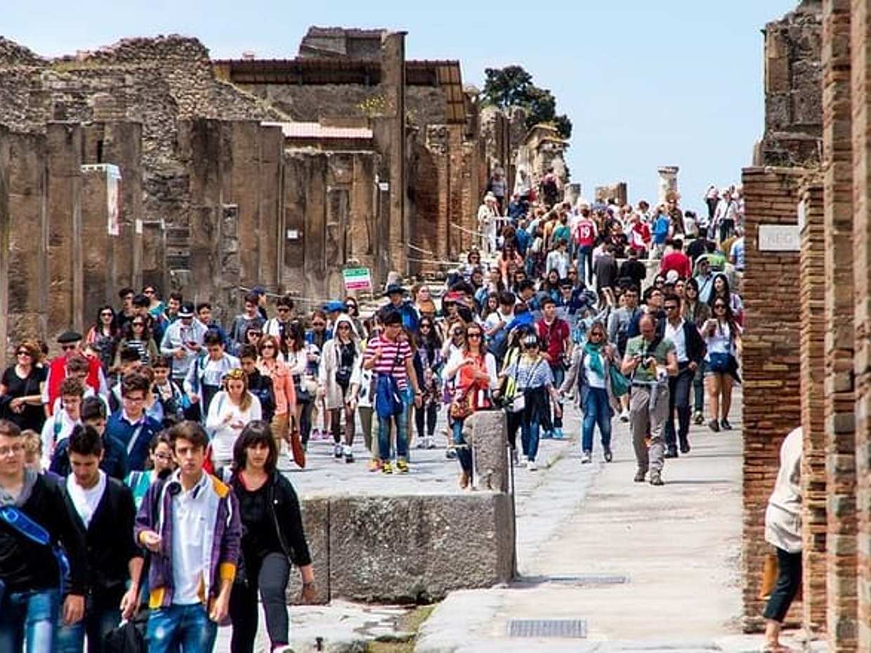 Pompeii, Herculaneum & Vesuvius Private Tour for Cruisers