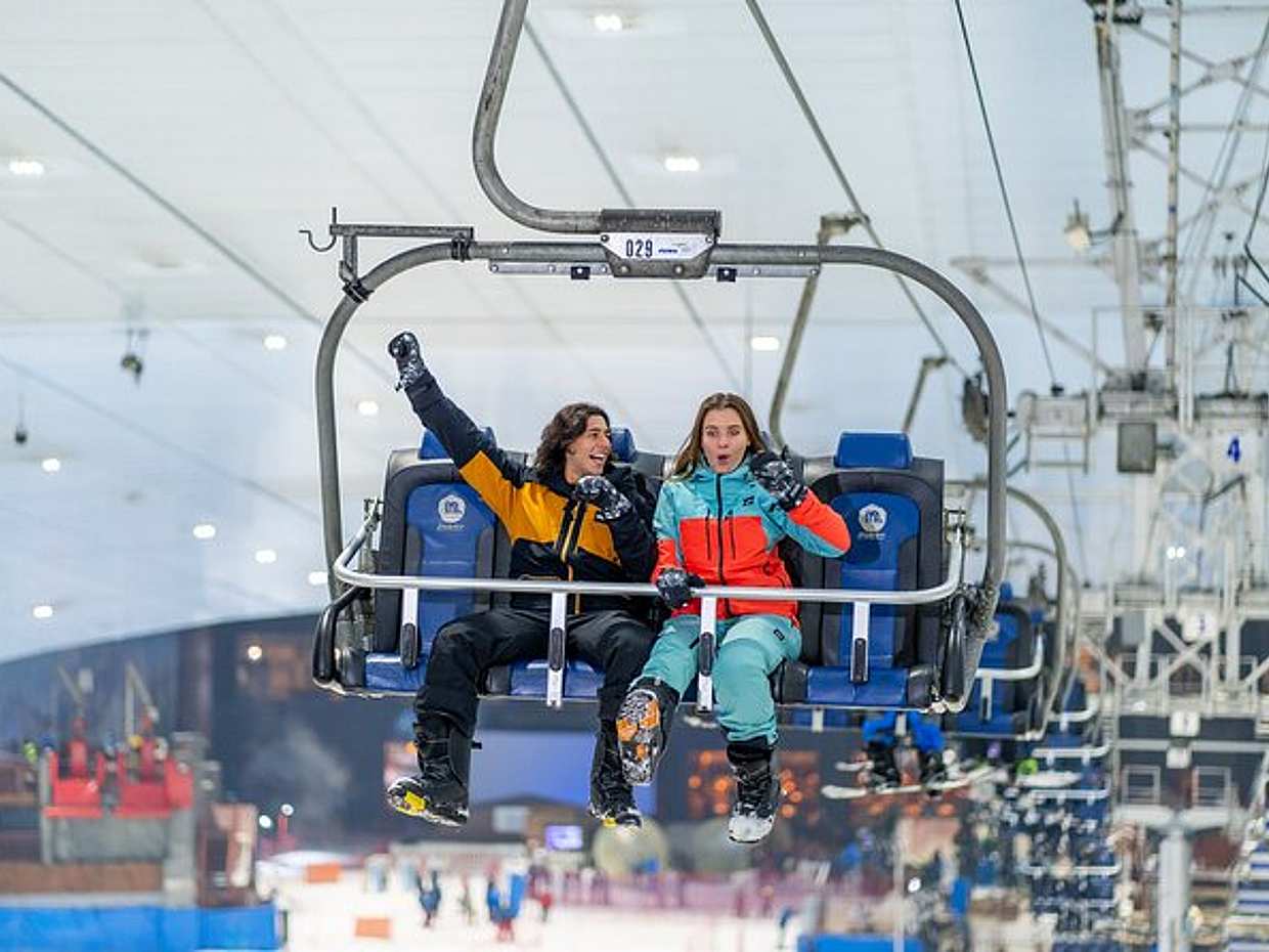 Ski Dubai Snow - плюс тур и сафари по пустыне с ужином-барбекю в Объединенных Арабских Эмиратах.
