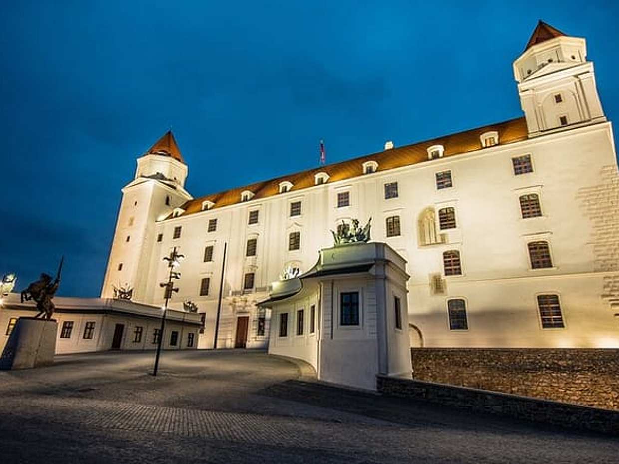 Private Car For A Direct Transfer From Ljubljana To Bratislava in Slovenia