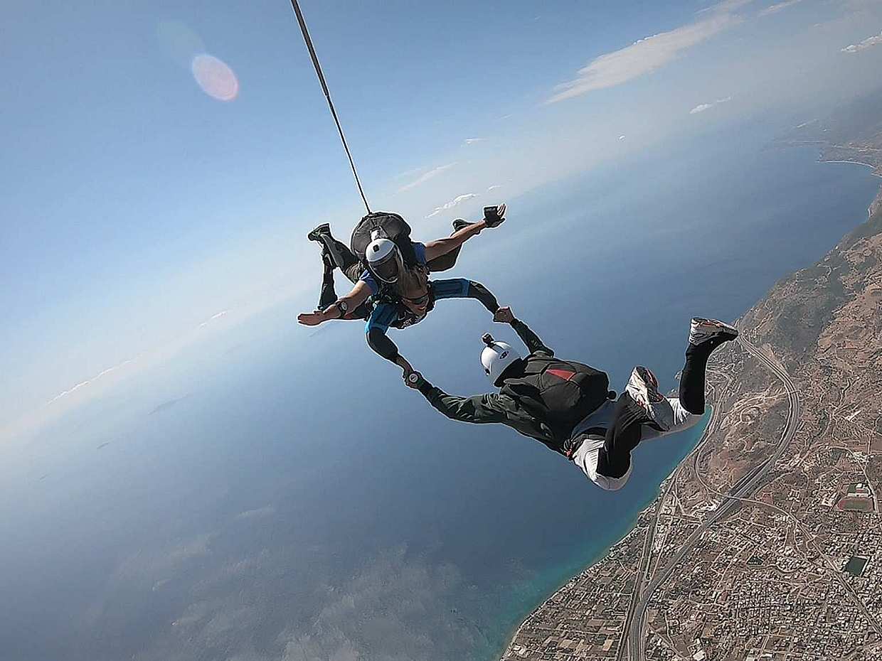 Tandem Fallschirmsprung in der Nähe von Athen mit Handycam-Aufnahmen in Griechenland
, photo 5