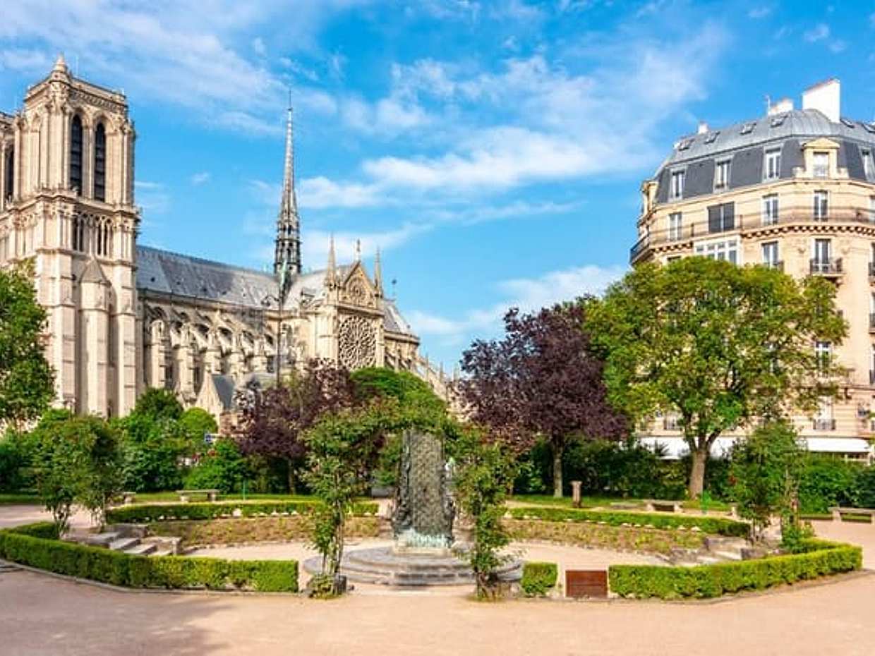 Paris - Notre-Dame : visite guidée théâtralisée du quartier en français, photo 4