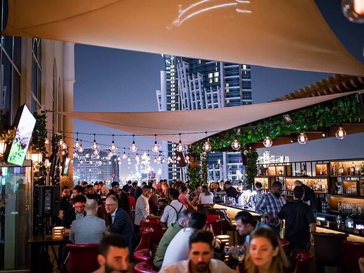Pub Crawl Dubai: Nightlife Tour in United Arab Emirates, photo 4