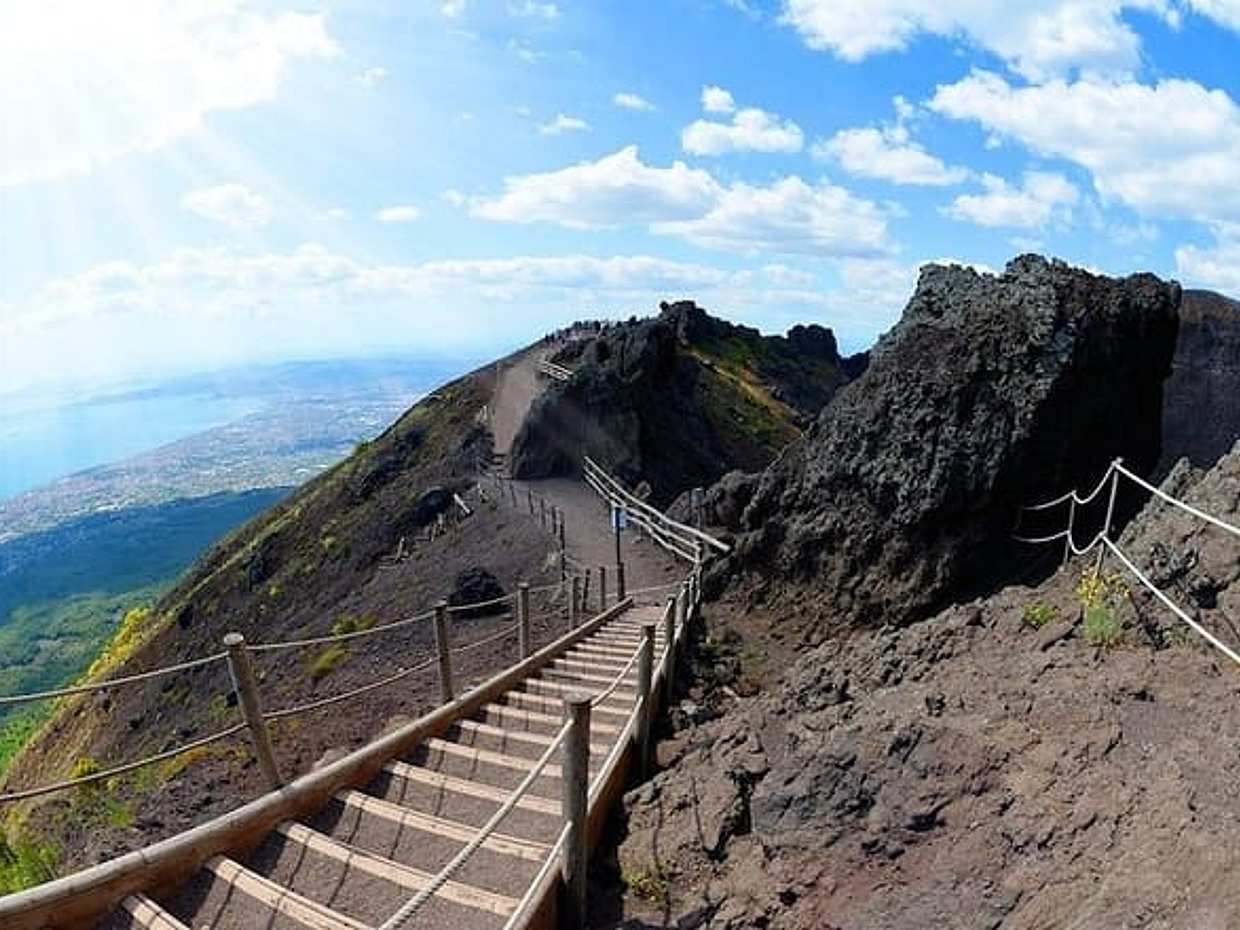 Pompeii and Vesuvius full-day tour Select from Positano, photo 3