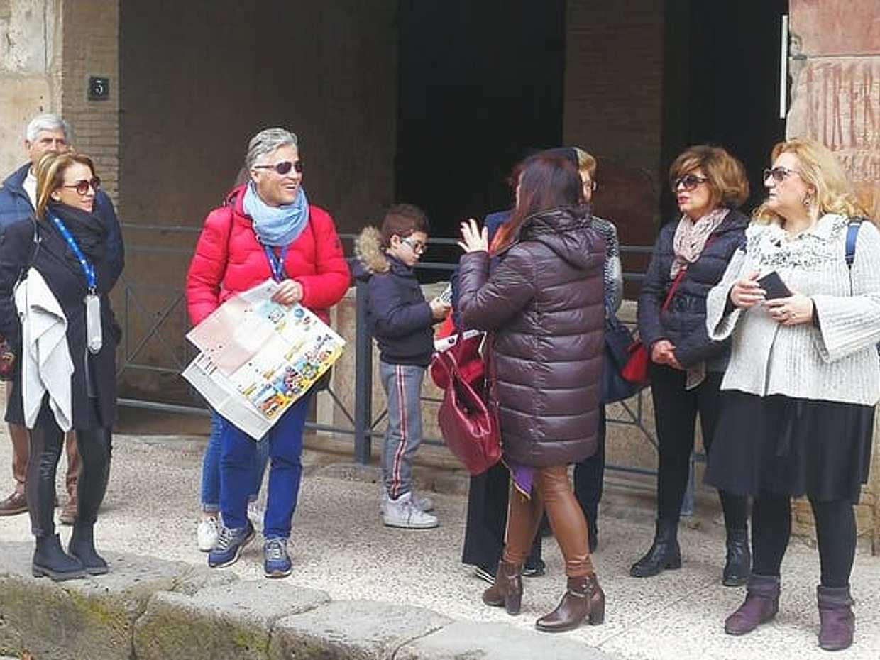 Visit Herculaneum with an expert professional guide (2/3 hours)