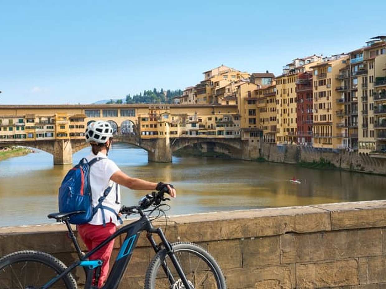 Small Group Guided Tour of Florence and Piazzale Michelangelo by E-bike with Surprise Tasting, photo 2