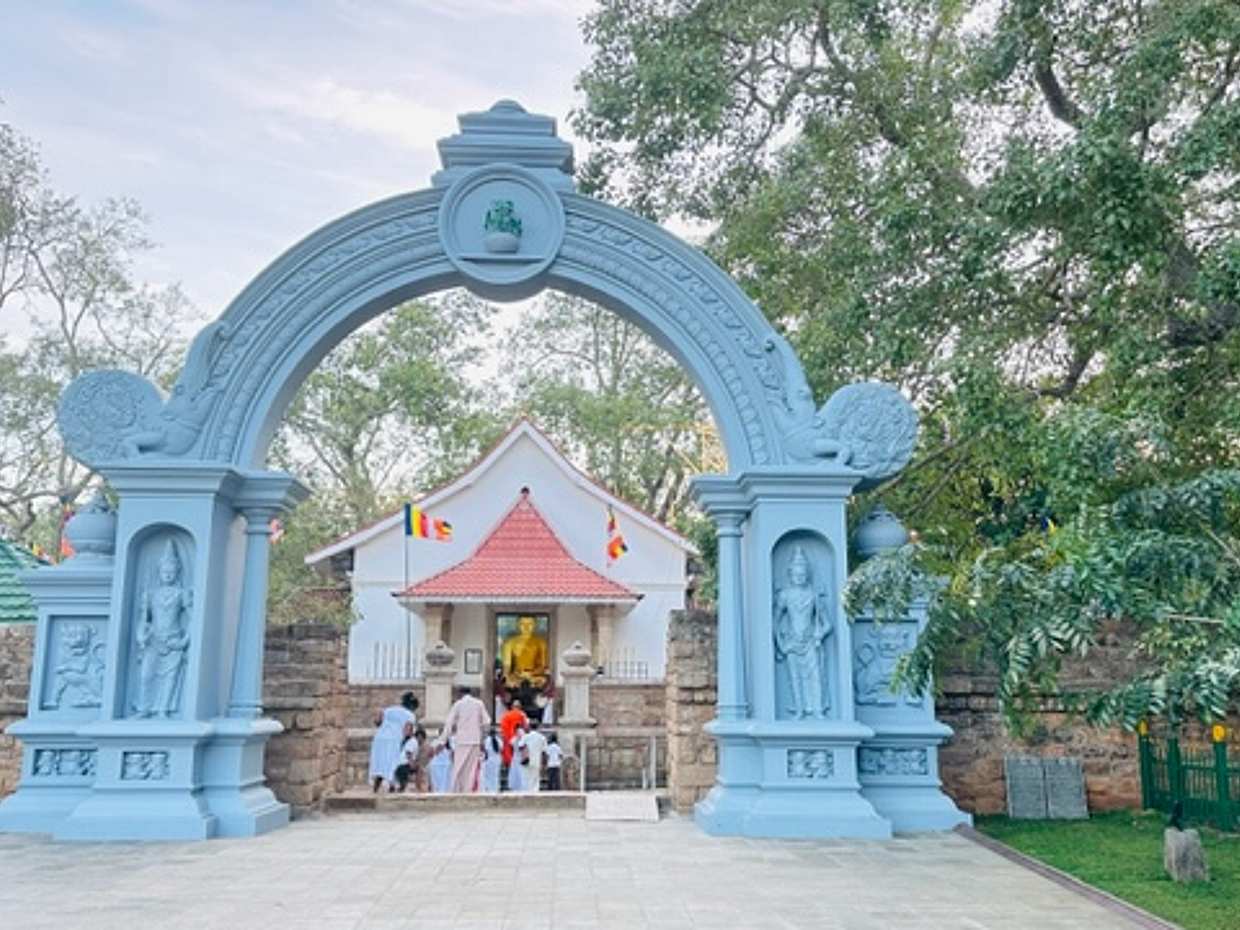 One Day Tour to Historical City Anuradhapura from Colombo in Sri Lanka, photo 3