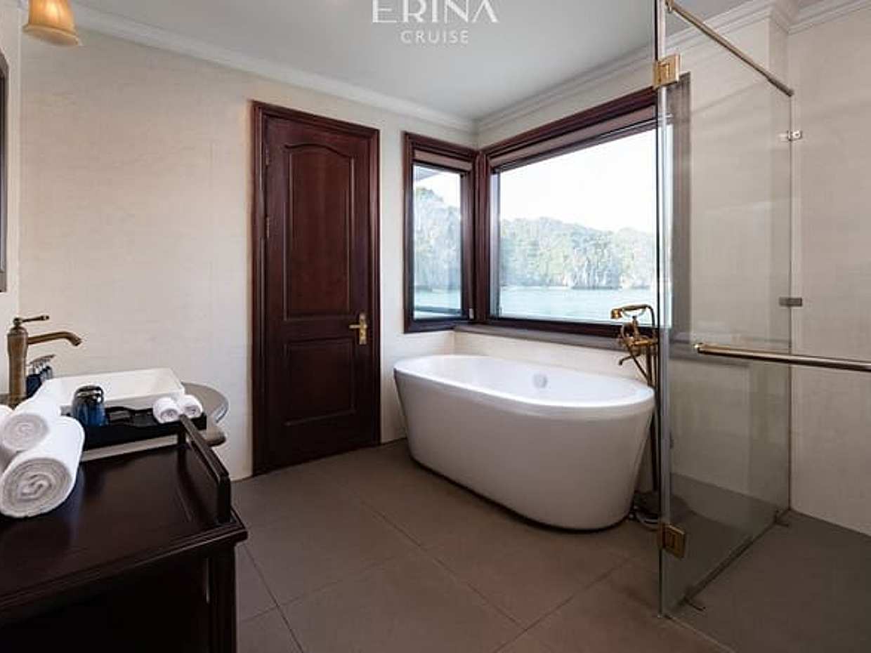 Halong & Lan Ha Bay 2D1N Luxury Cruise with Pool & Activities in Vietnam, Ha Long, photo 4