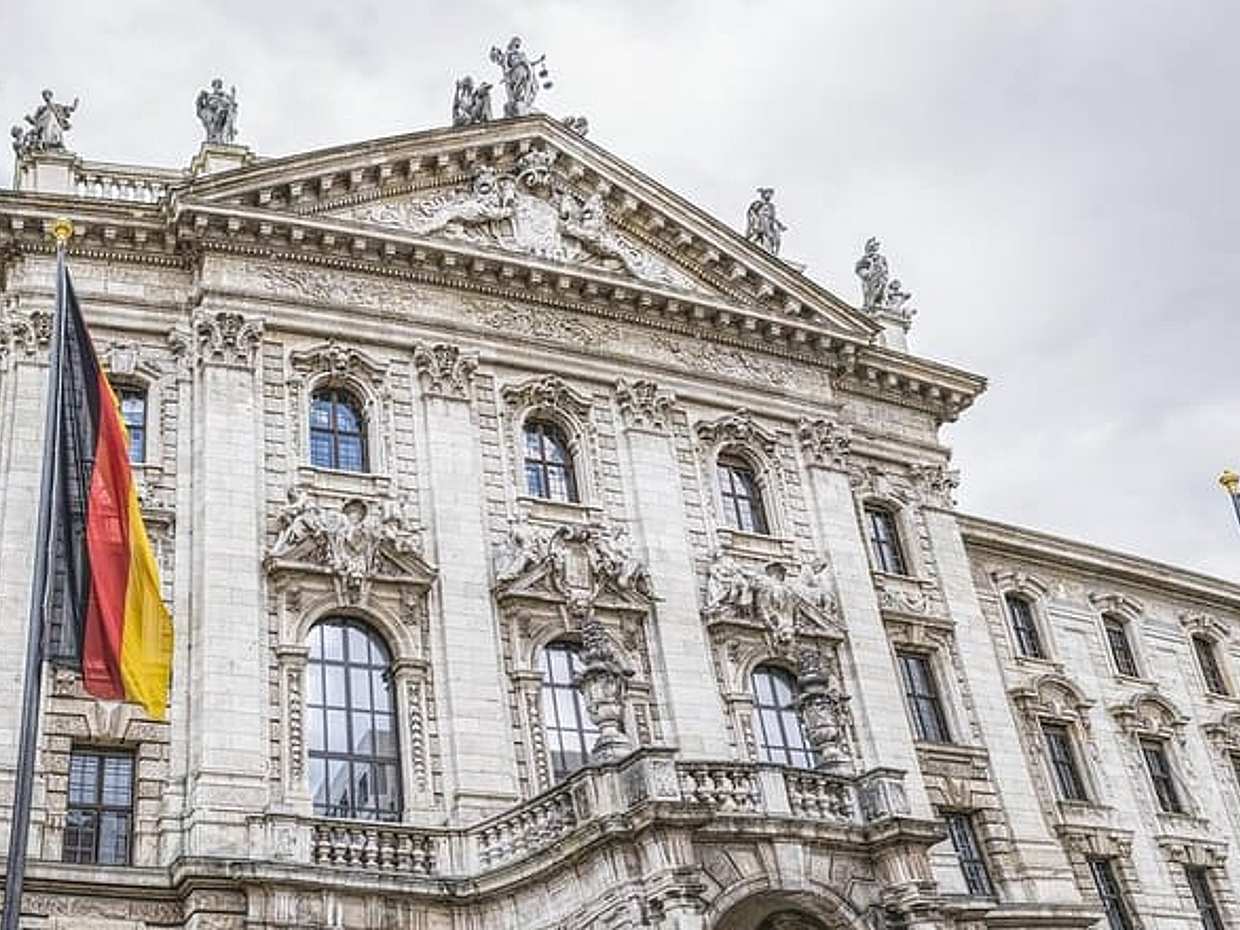 Transfer from Linz to Munich: Private daytrip with 2 hours for sightseeing