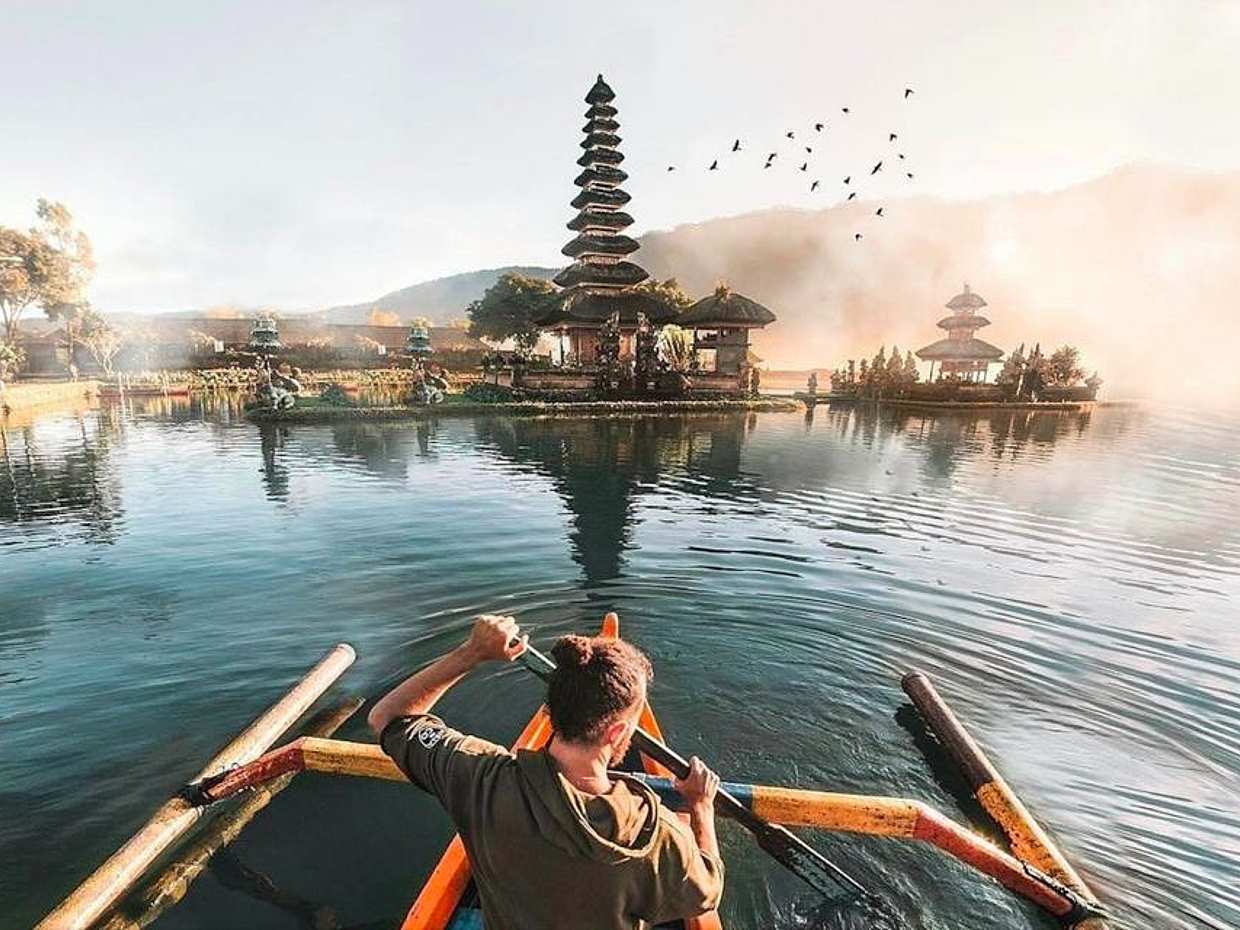 Encanto del Norte: Lago Bratan, Puerta de Handara, Cascada y Columpio en Indonesia
, photo 3