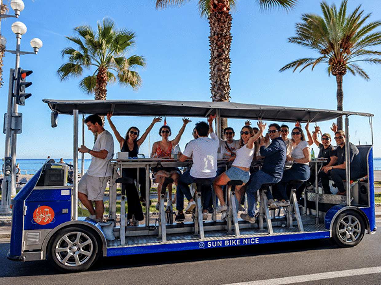 Private Giant Beerbike tour - 1 hour of Fun in Nice ( DJ, Karaoke and available on request), photo 3