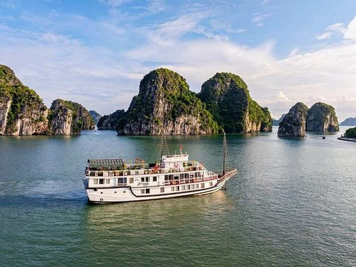 From Hanoi to Ninh Binh and Bai Tu Long Cruise 4 days 3 nights, photo 2