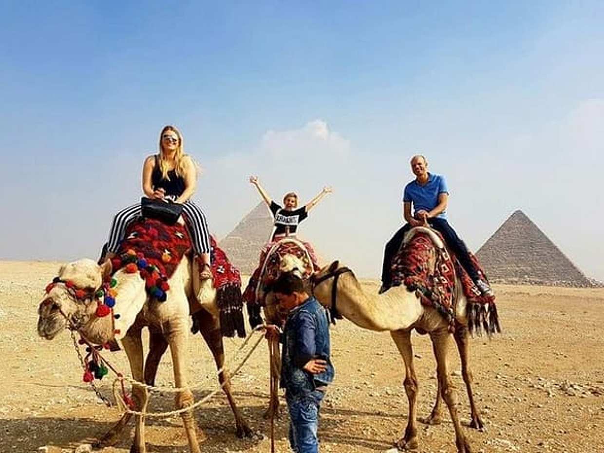 Private Tour Giza Pyramids,Sphinx, Sakkara ,Dahshur Pyramids,Lunch and Camel