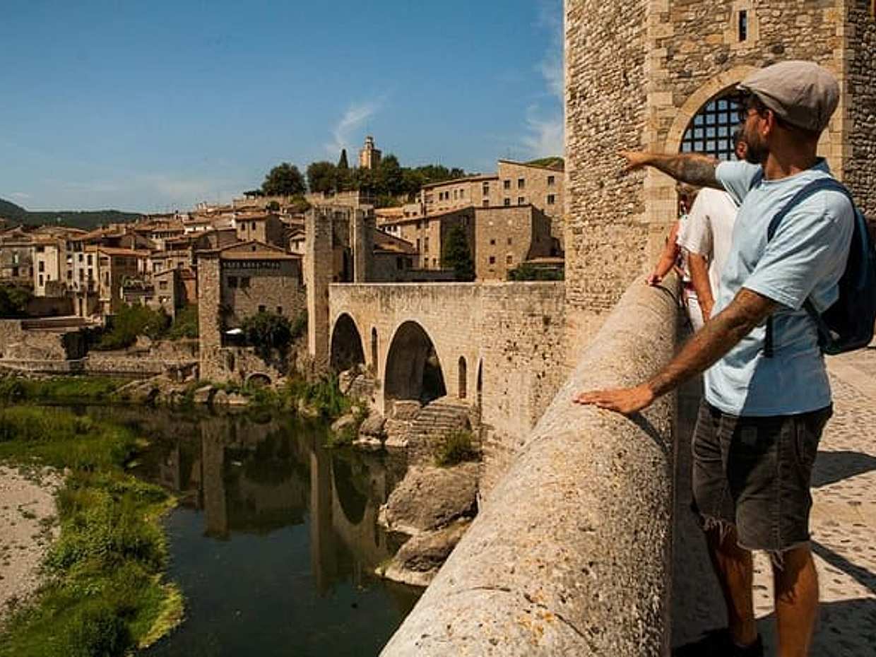 "Girona, Μεσαιωνικά Χωριά & Γεύμα με Θέα στη Λίμνη από τη Βαρκελώνη στην Ισπανία"