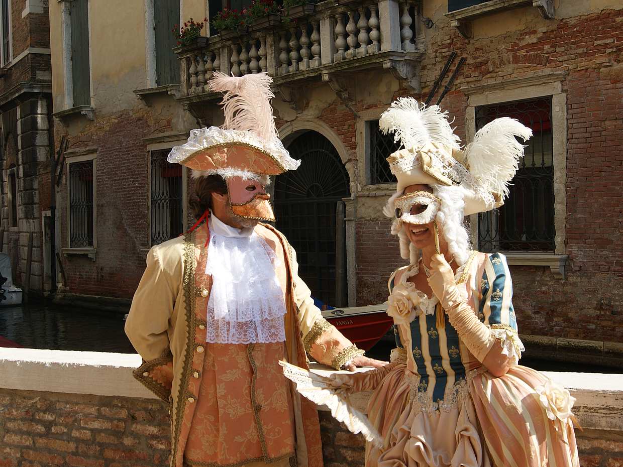 Photoshoot Of 100 Photographs In A Costume In Venice Walking Tour, Italy, photo 2