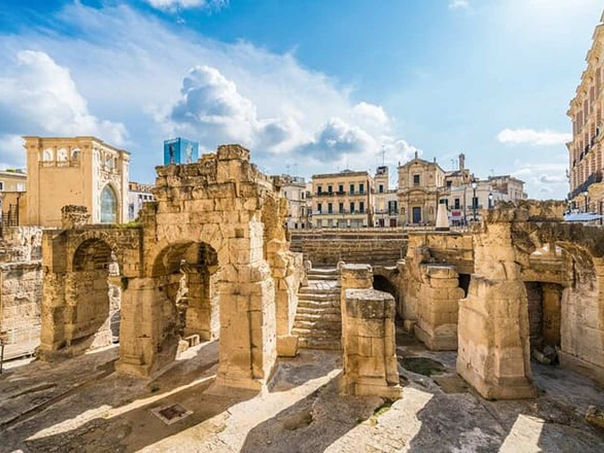 Private transfer: Naples to Lecce, 2h Stop in Polignano a Mare, photo 4