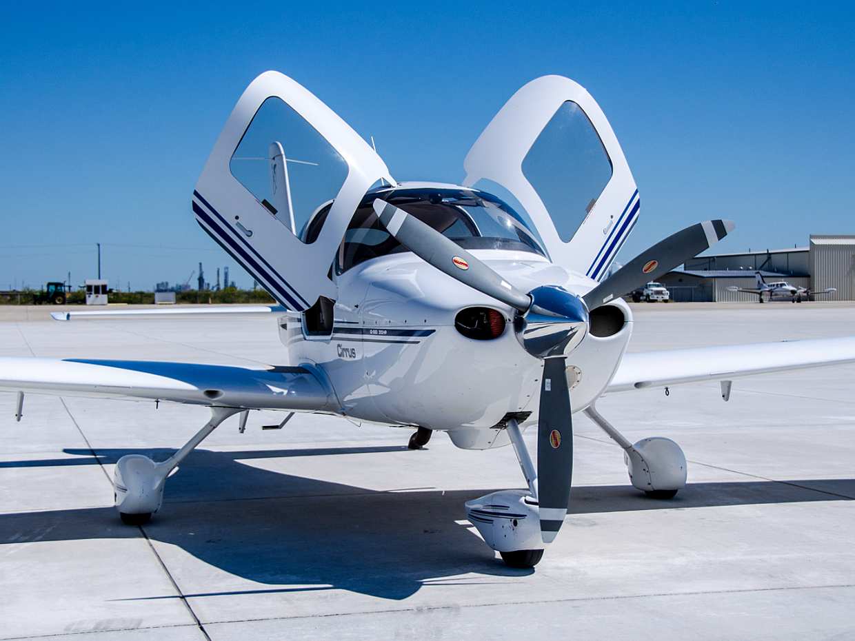 Individuelle Flugstunde mit erfahrenem Fluglehrer in Zypern, Larnaka Flugstunde
