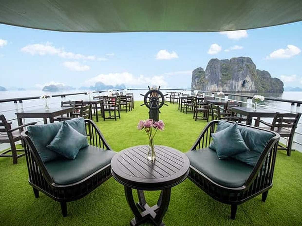 Bai Tu Long Bay dagcruise van Ninh Binh naar Hanoi in Vietnam