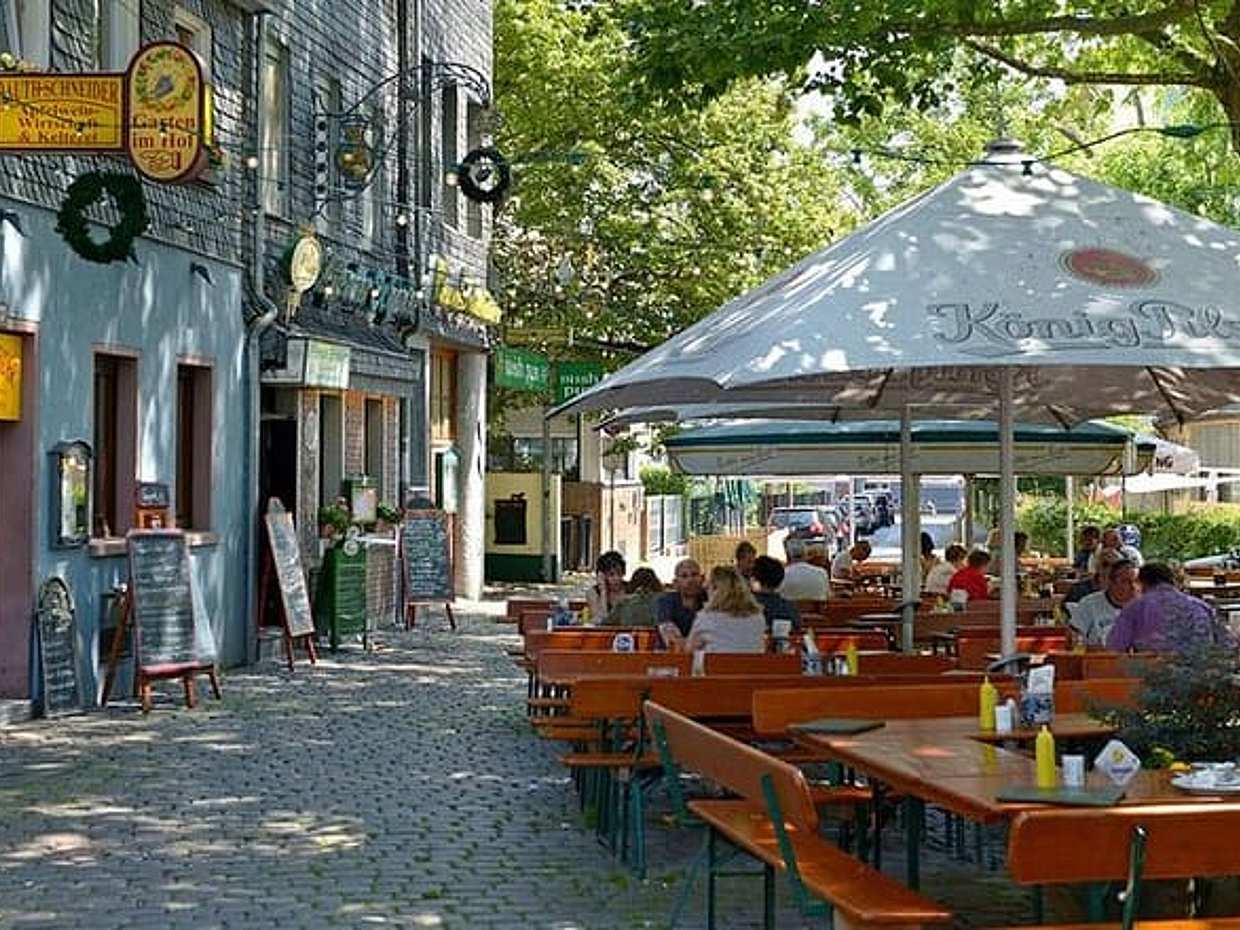Frankfurt by Bus and Foot with Local Guide, photo 5