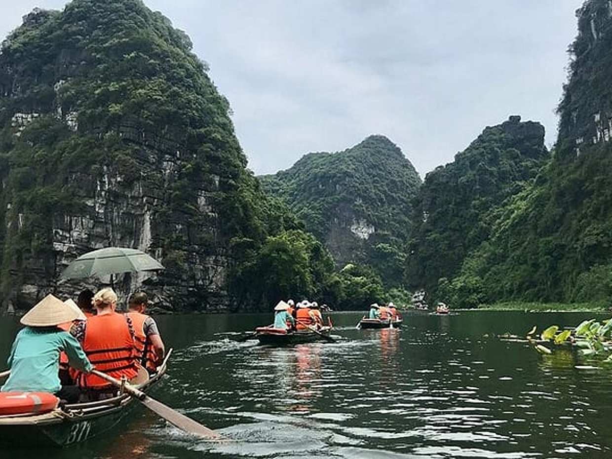 Bai Dinh Trang An Day Trip with Lunch, Boat Trip and Electric Car, photo 5