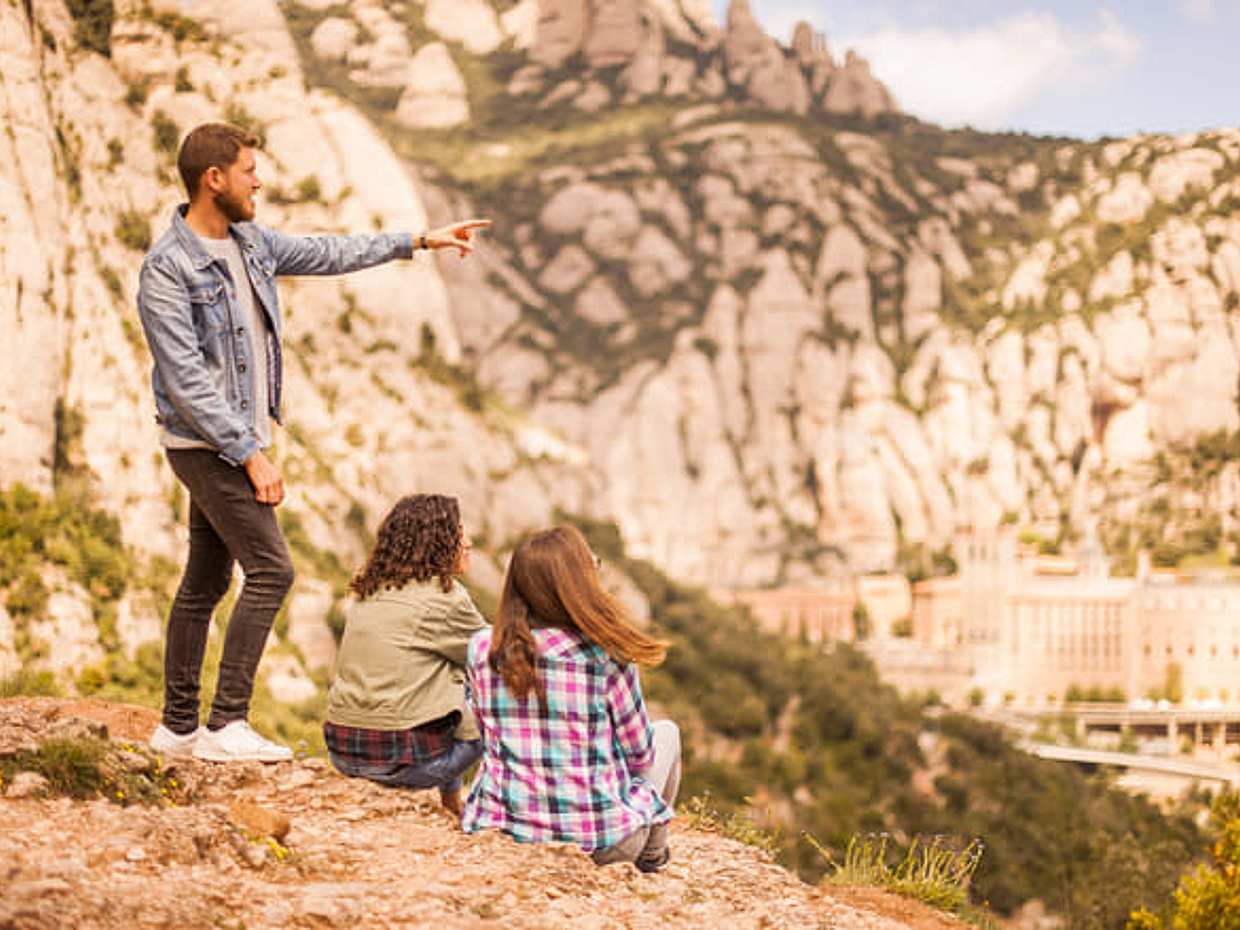 "Montserrat de inicio tardío, comida y vino con tren cremallera, España", photo 3