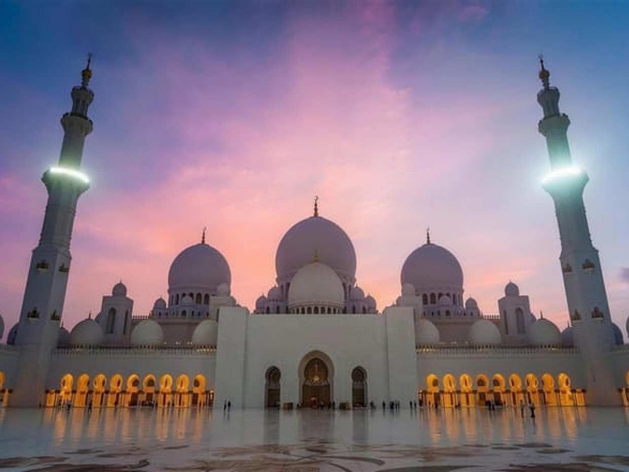 جولة سياحية ليوم كامل في مدينة أبو ظبي مع زيارة الجامع الكبير في الإمارات العربية المتحدة