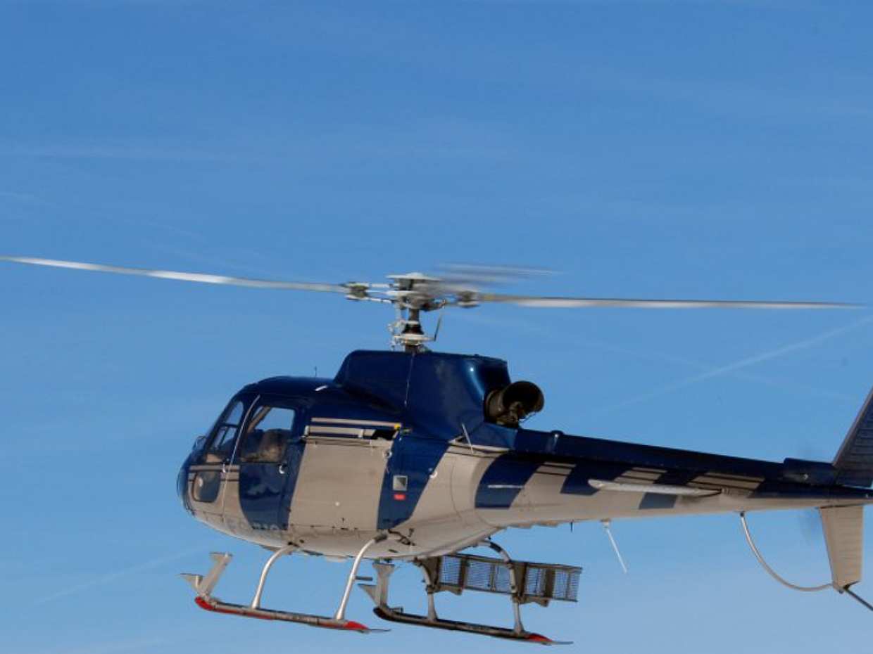 30-minutowy lot helikopterem: Altiport de Courchevel we Francji.