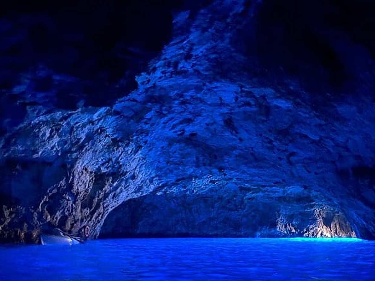 Boat Tour in Capri Italy, photo 3