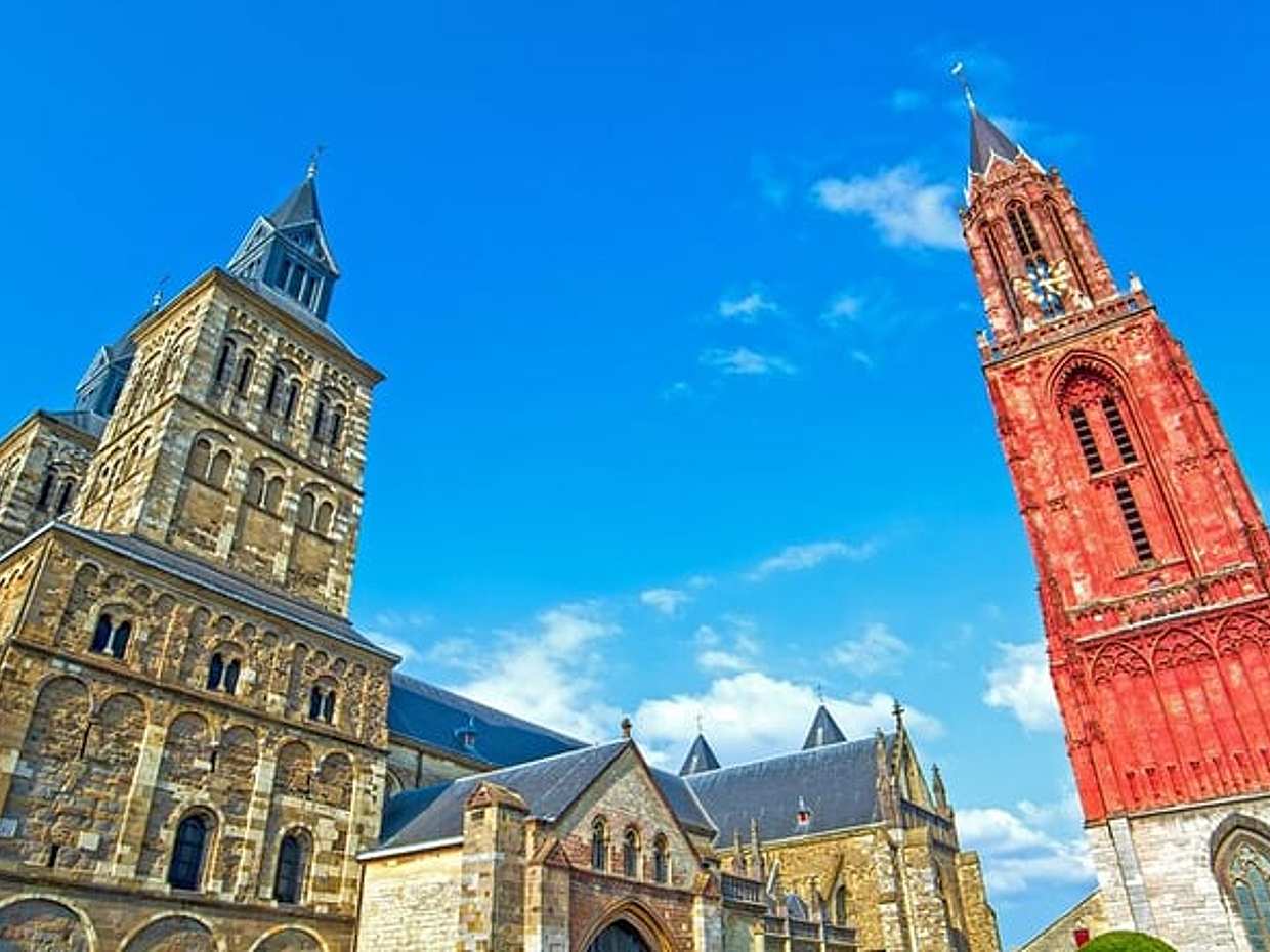 Maastricht Scavenger Hunt & Highlights Self-Guided Walking Tour