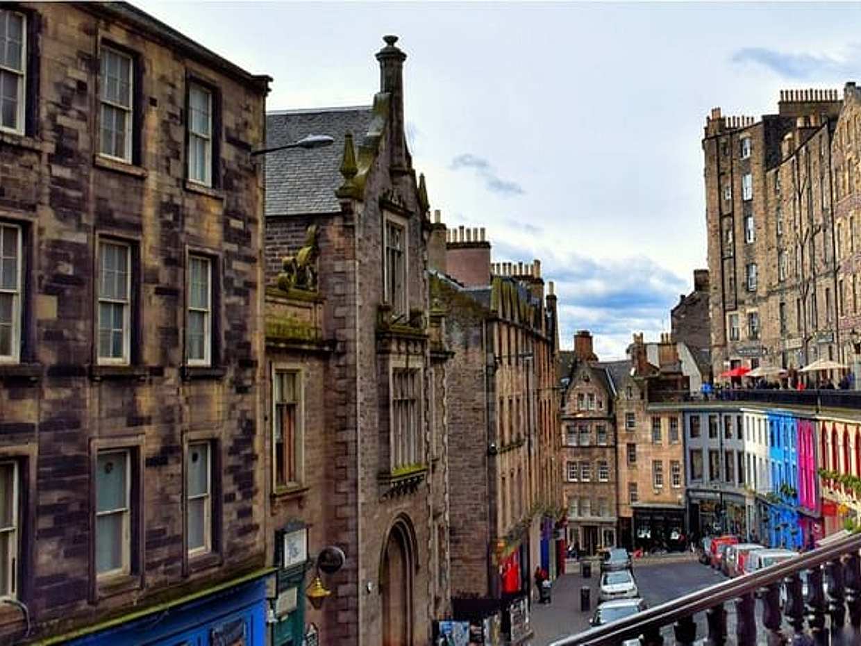Edinburgh: Gothic Mystery Self-Guided Walking Adventure in United Kingdom