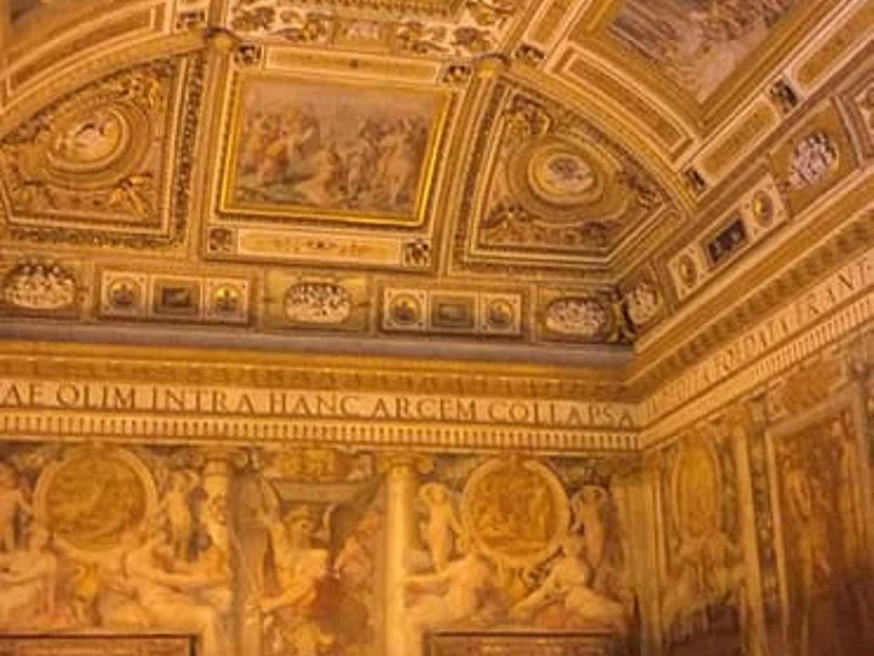 Small group : Pope's Castle Sant Angelo in Italy, Rome, photo 4